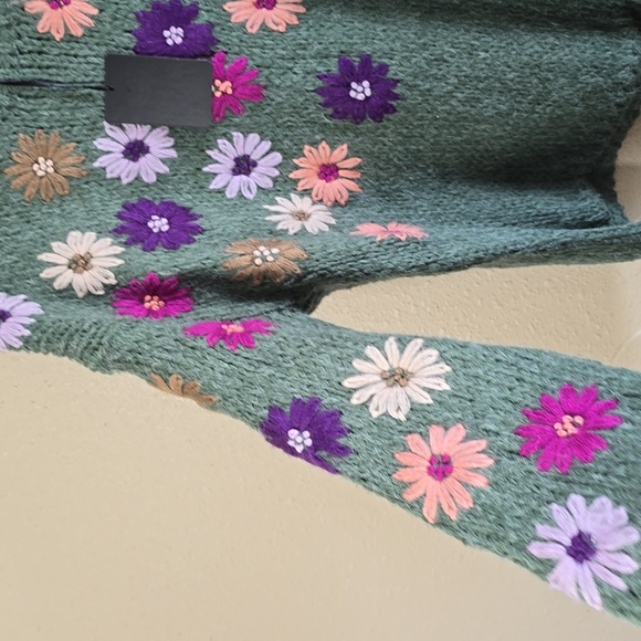 Joh Savita Floral Crochet Knit Sweater - Green - Picture 5 of 8